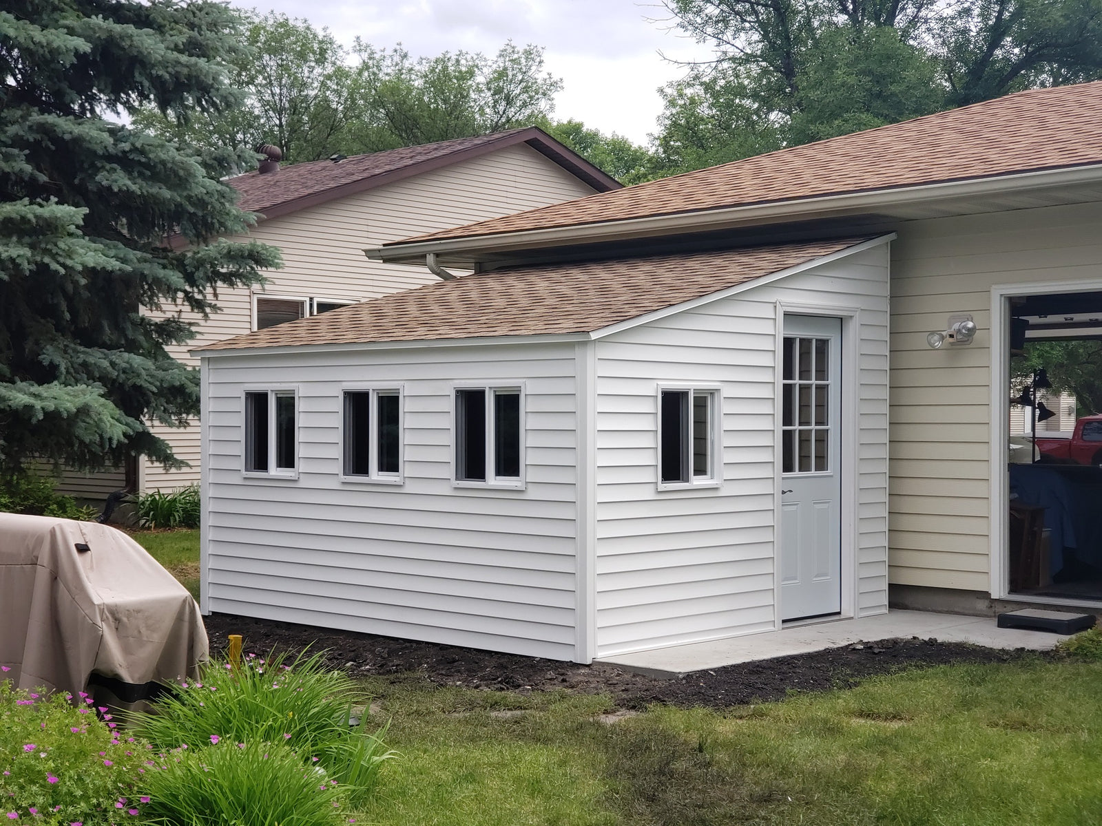 Square Shed — image 4